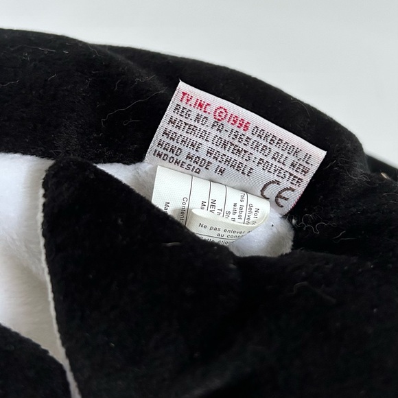 Vintage 1996 Ty PILLOW PALS tide the orca whale 14” long 6” tall - Picture 7 of 7